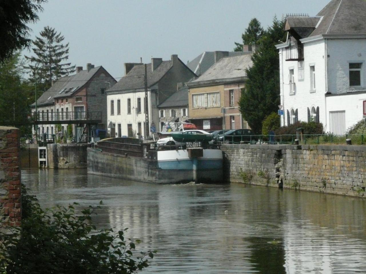 Au Crapaud Charmant Merbes-le-Chateau Luaran gambar